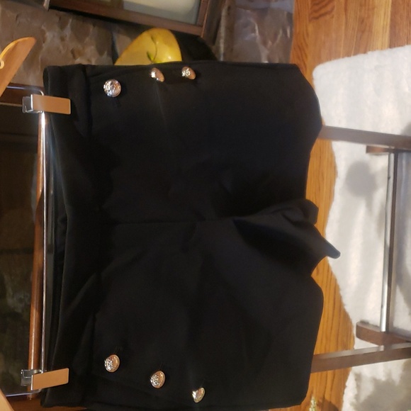 Nwt Rachel ZOEY black pull on shorts with silver buttons - Picture 5 of 7